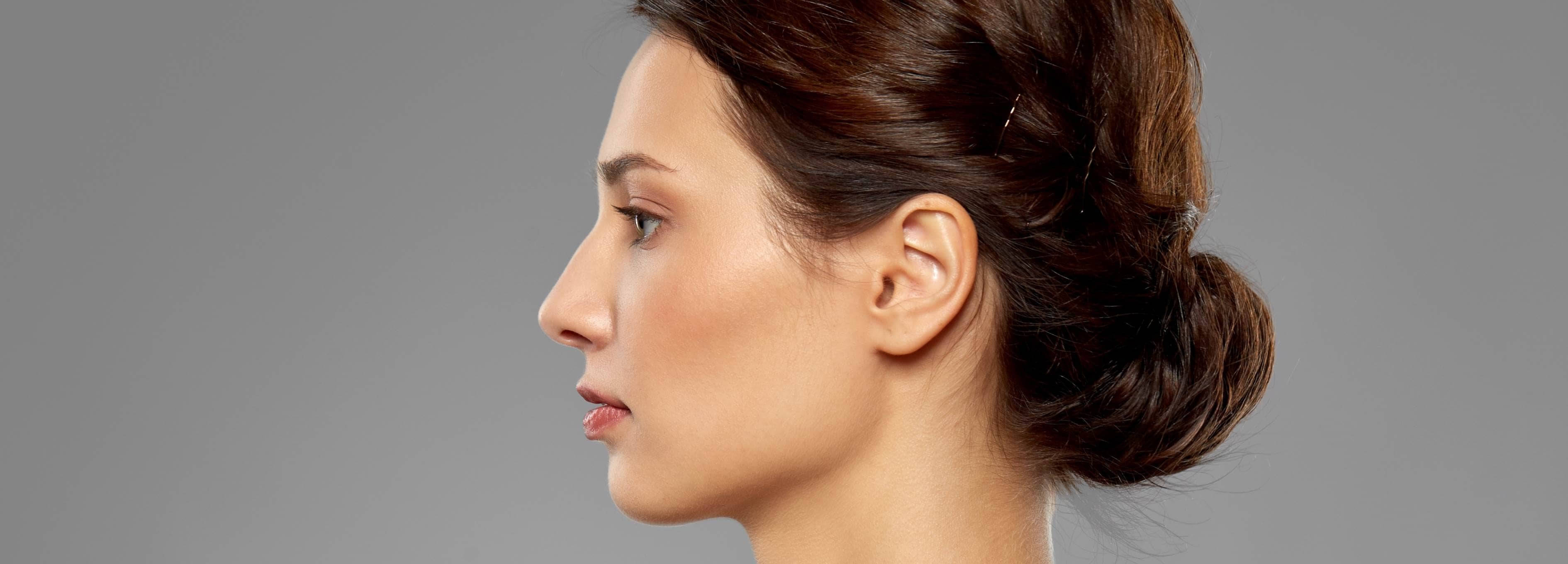 Bosse sur le nez : en quoi consiste la rhinoplastie par ultrason ? | Institut Chirurgie du visage | Bordeaux